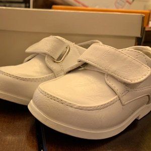 Infant Boys Shoes White New Size 4